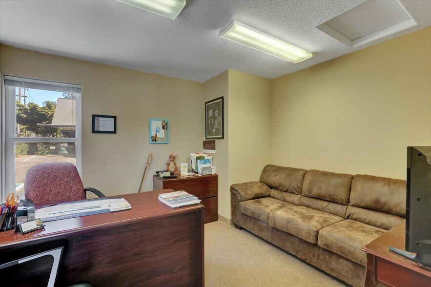 More Photos Of 231 E Main St, Grass Valley Office For Sale