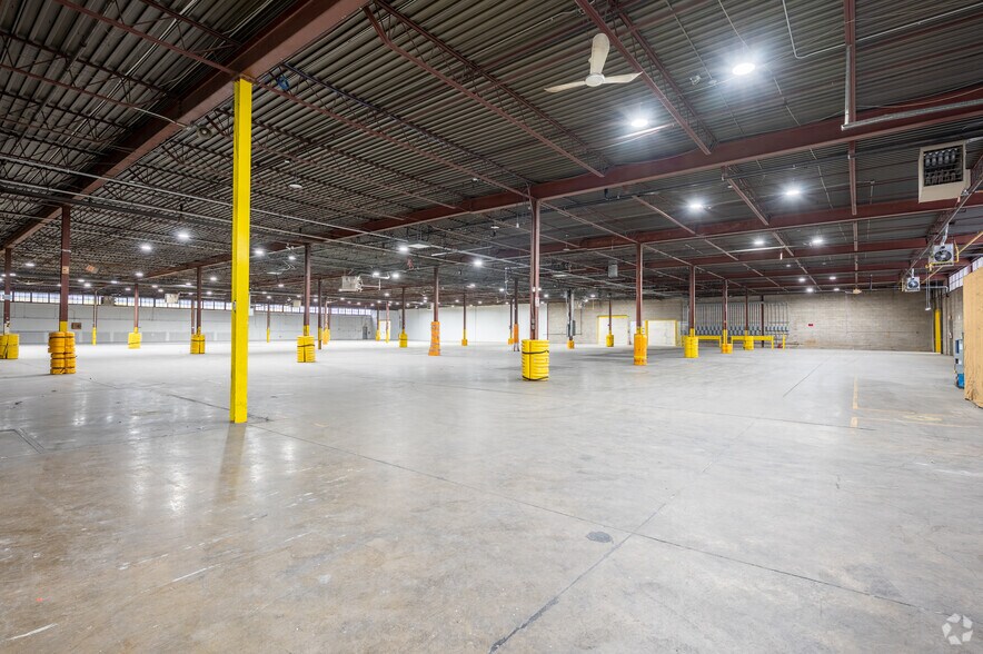 More Photos Of 25 Tangiers Rd, Toronto Service For Lease