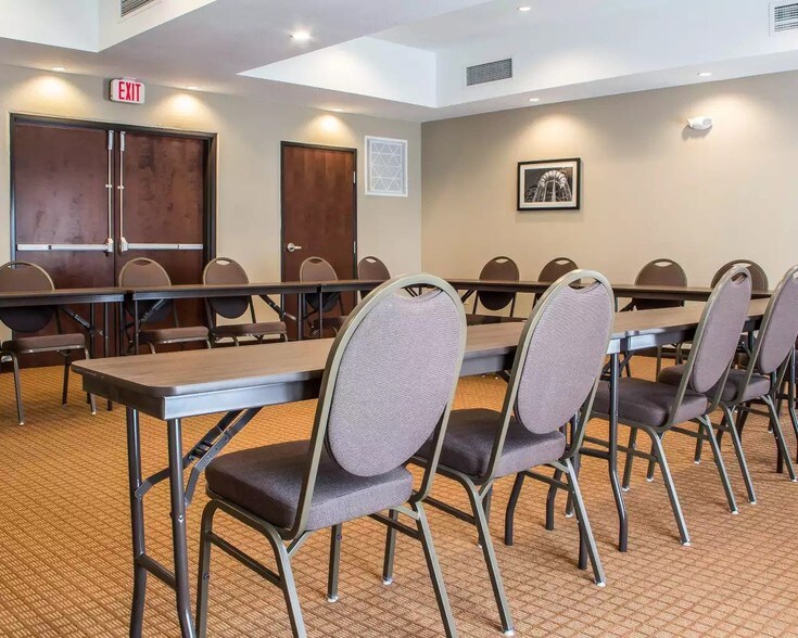 More Photos Of 4530 W White Ave, Blackwell Hotel For Sale