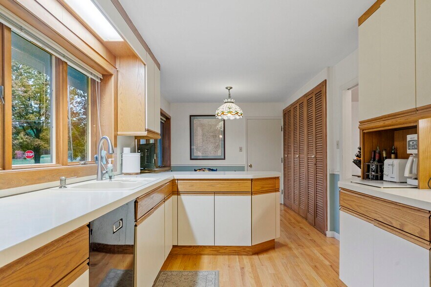 More Photos Of 6 Arbor Dr, Glens Falls Office For Sale