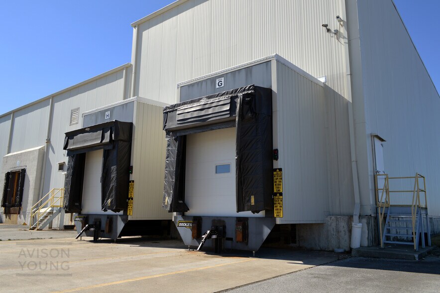 More Photos Of 400 Chamber Dr, Decatur Refrigeration Cold Storage For Sale