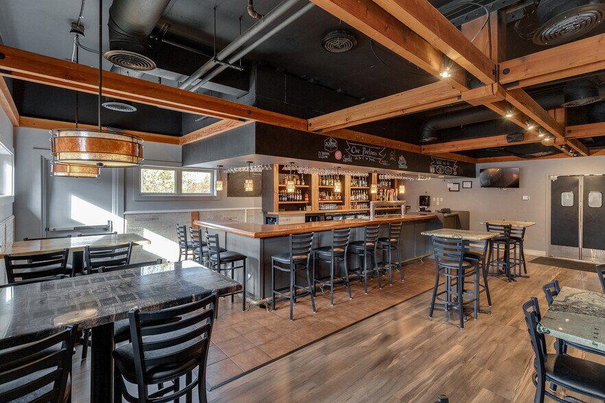 More Photos Of 15115 Edgewood Dr, Brainerd General Retail For Sale