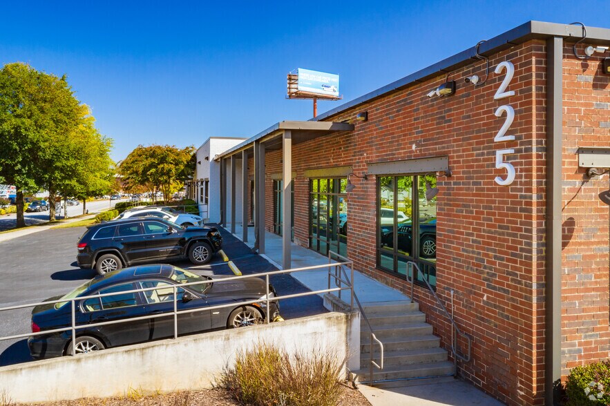 More Photos Of 225 Ottley Dr NE, Atlanta Loft Creative Space For Lease