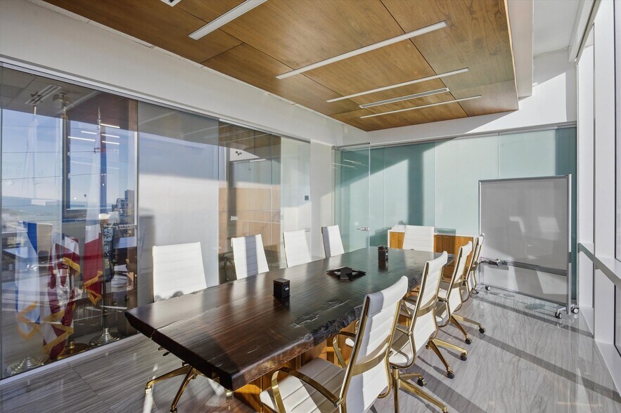 More Photos Of 20200 W dixie Hwy, Aventura Medical For Lease