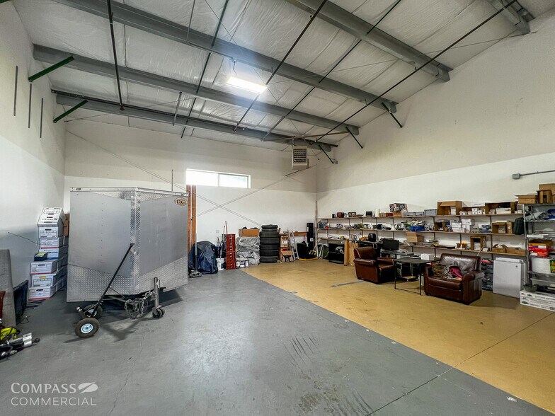 More Photos Of 20720 High Desert Ln, Bend Warehouse For Lease