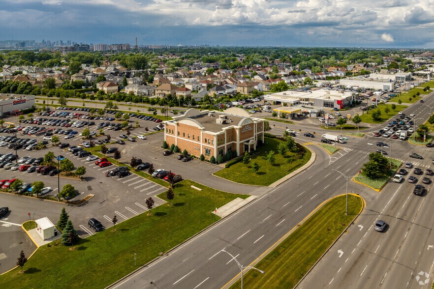 More Photos Of 9420 Boul Taschereau, Brossard Freestanding For Lease