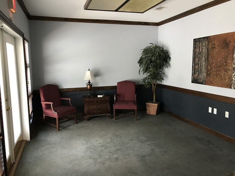 More Photos Of 4400 Bayou Blvd, Pensacola Office Residential For Lease