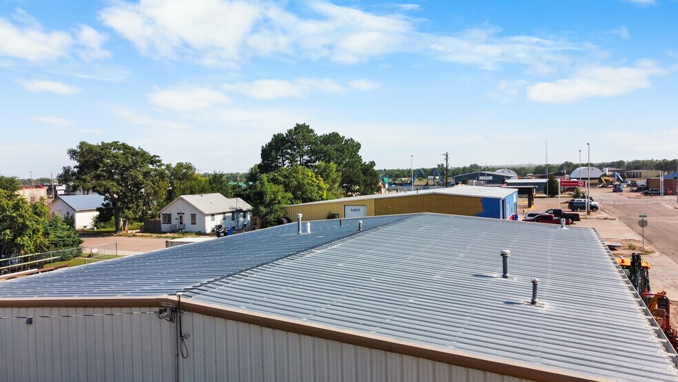 More Photos Of 603 E 2nd St, Ogallala Showroom For Sale