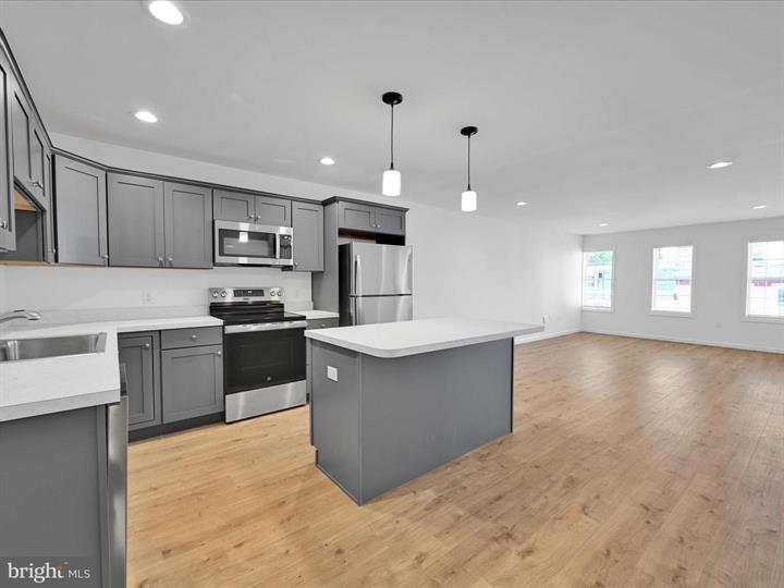 More Photos Of 336-338 Main St, Denver Storefront Retail Residential For Lease