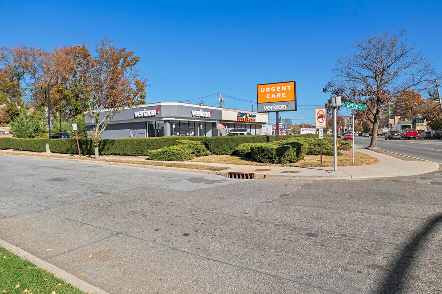 More Photos Of 71 Forest Ave, Glen Cove Storefront Retail Office For Lease