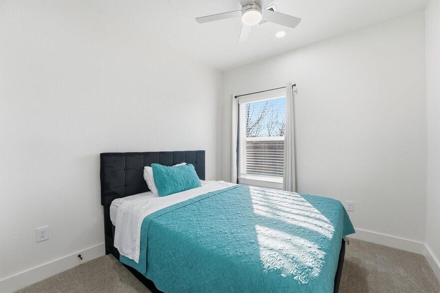More Photos Of 7908 Brandon St, Houston Multifamily For Sale