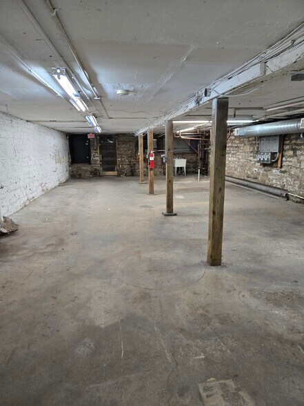 More Photos Of 5208 N Clark St, Chicago Apartments For Lease