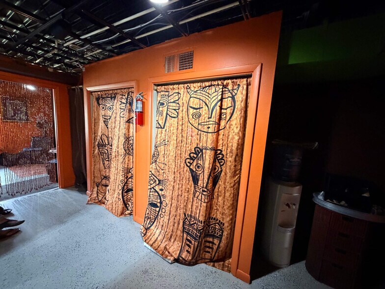 More Photos Of 157 E 8th St, Jacksonville General Retail For Sale