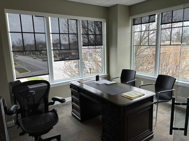 More Photos Of 123-125 N Main St, Crown Point Loft Creative Space For Lease