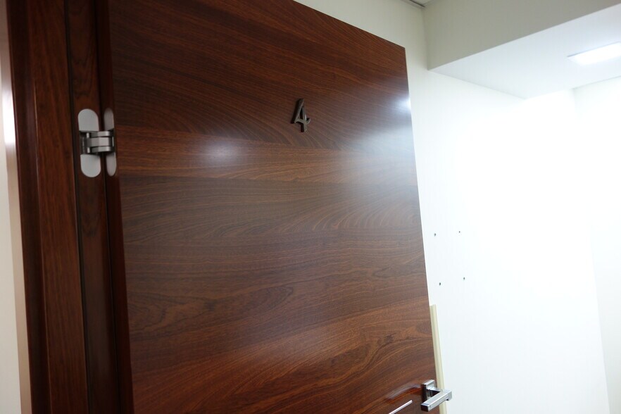 More Photos Of 6433 98th St, Rego Park Healthcare For Lease