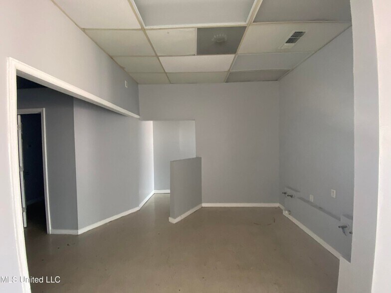 More Photos Of 12100 Highway 49, Gulfport Storefront For Lease