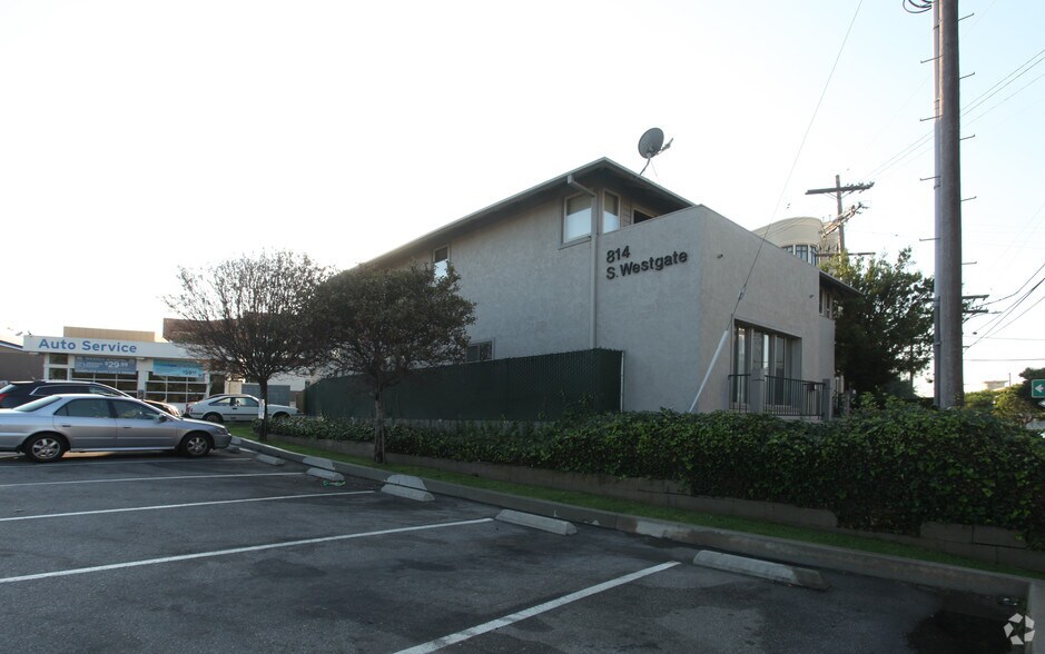 More Photos Of 814 S Westgate Ave, Los Angeles Office For Lease