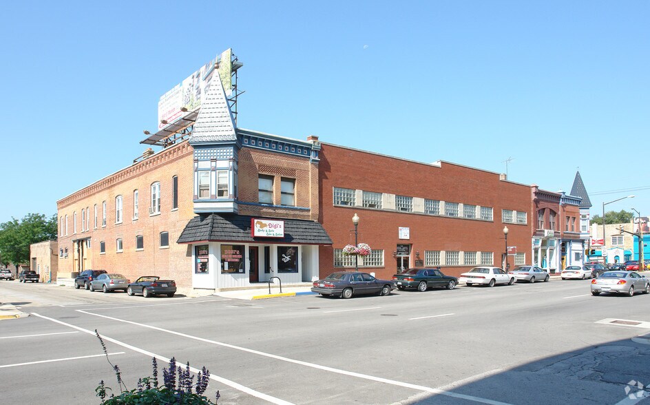 More Photos Of 122 W Downer Pl, Aurora Loft Creative Space For Lease