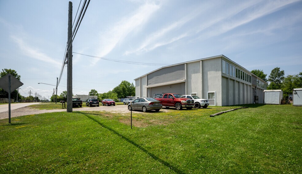 More Photos Of 237 State Rd, Ashtabula Manufacturing For Sale