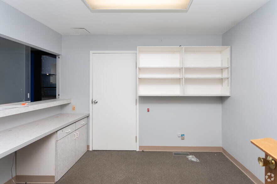 More Photos Of 723 Phillips Ave, Toledo Medical For Lease