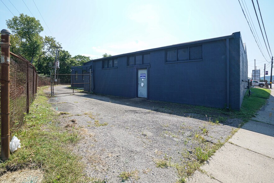 More Photos Of 1702 Wheeling Ave, Glen Dale Manufacturing For Sale