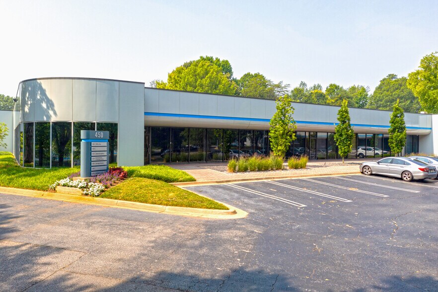 More Photos Of 425 Franklin Gateway SE, Marietta Unknown For Lease