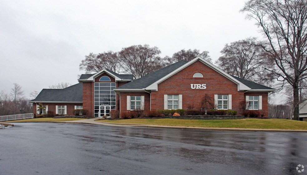 More Photos Of 564 White Pond Dr, Akron Office For Lease