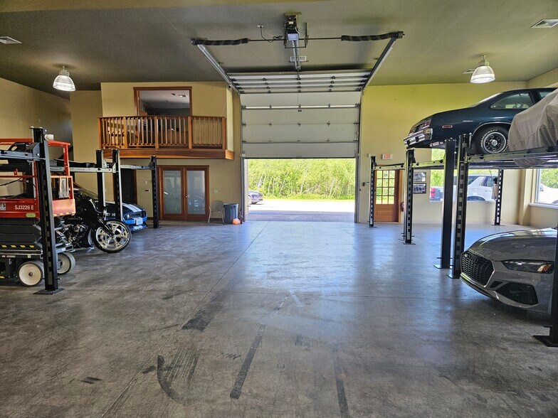 More Photos Of 28 Weirs Rd, Gilford Storefront Retail Office For Lease