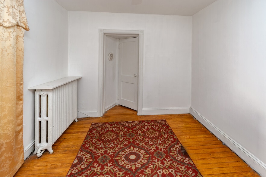 More Photos Of 38 John Ringo Rd, Ringoes Apartments For Sale