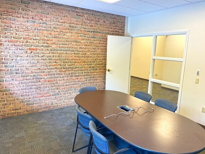 More Photos Of 1245 Cocoa Ave, Hershey Office For Sale