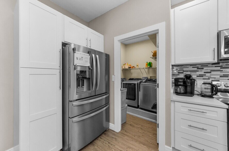 More Photos Of 11748 La Madera Blvd, Port Richey Office For Sale