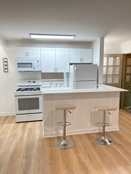 More Photos Of 1453 S Westgate Ave, Los Angeles Apartments For Sale