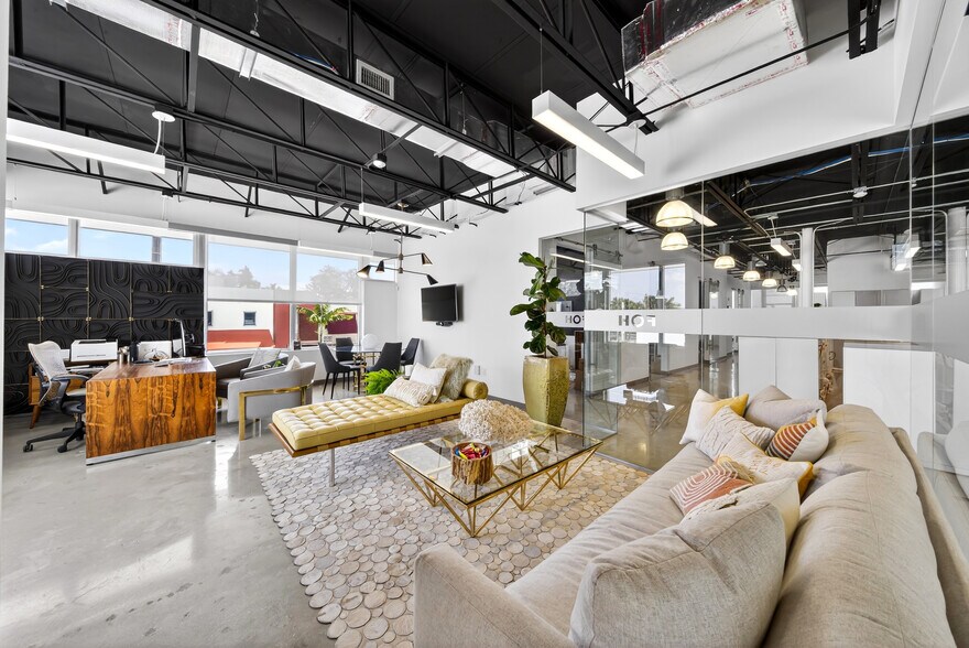 More Photos Of 7630 Biscayne Blvd, Miami Office For Lease