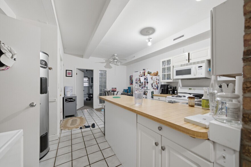 More Photos Of 1628-1630 N Wells St, Chicago Apartments For Sale