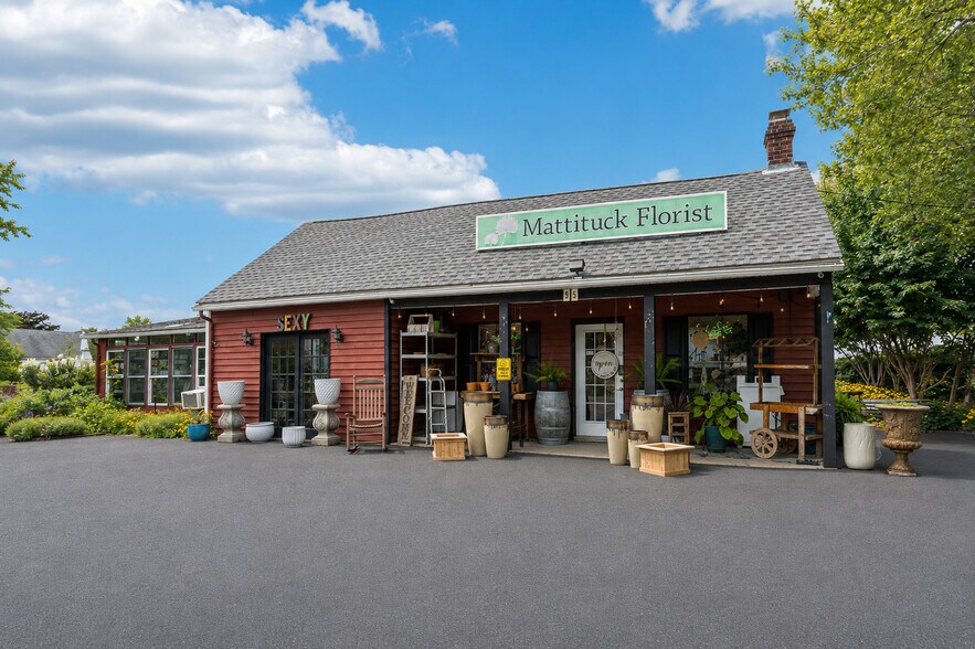 Primary Photo Of 95 Love Ln, Mattituck Freestanding For Sale