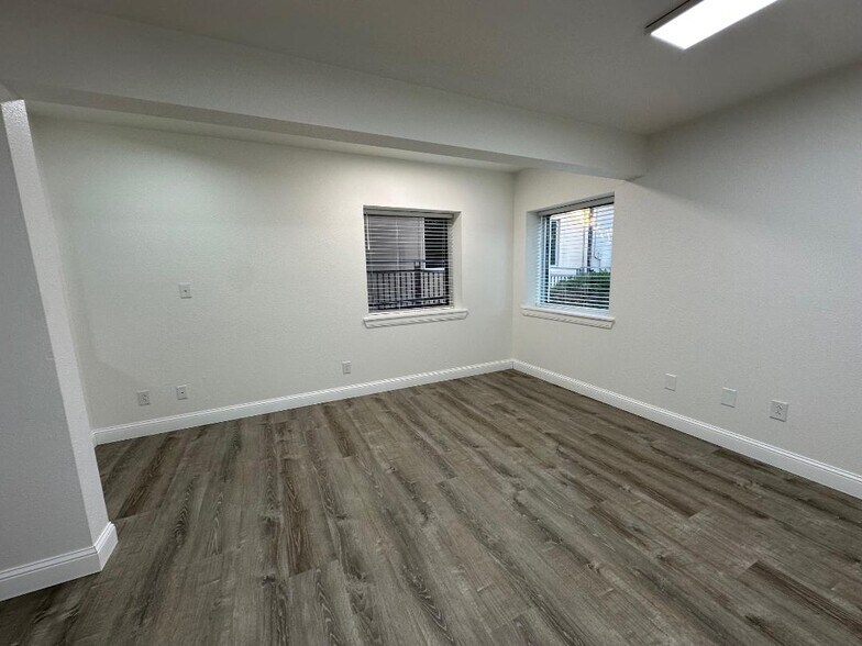 More Photos Of 400 Uhland Rd, San Marcos Unknown For Lease