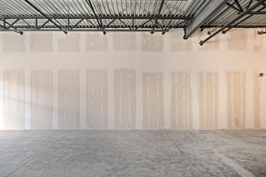 More Photos Of 246 Nolanridge Cres NW, Calgary Storefront For Lease