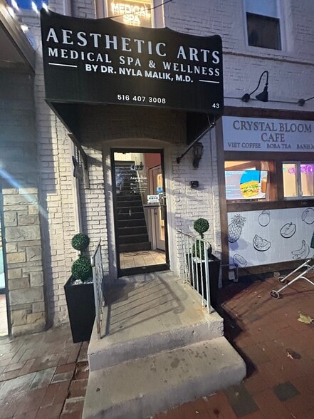 More Photos Of 1-41 S Middle Neck Rd, Great Neck Storefront For Lease