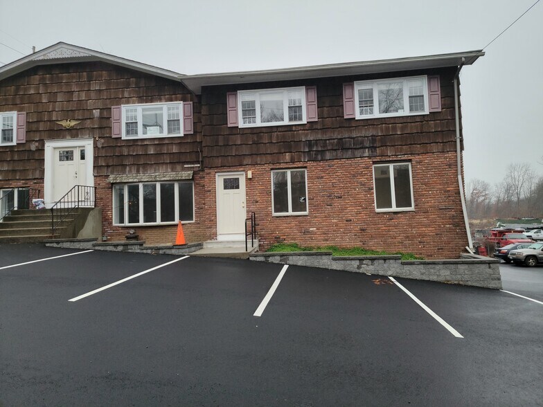More Photos Of 110 W Crooked Hill Rd, Pearl River Office For Lease