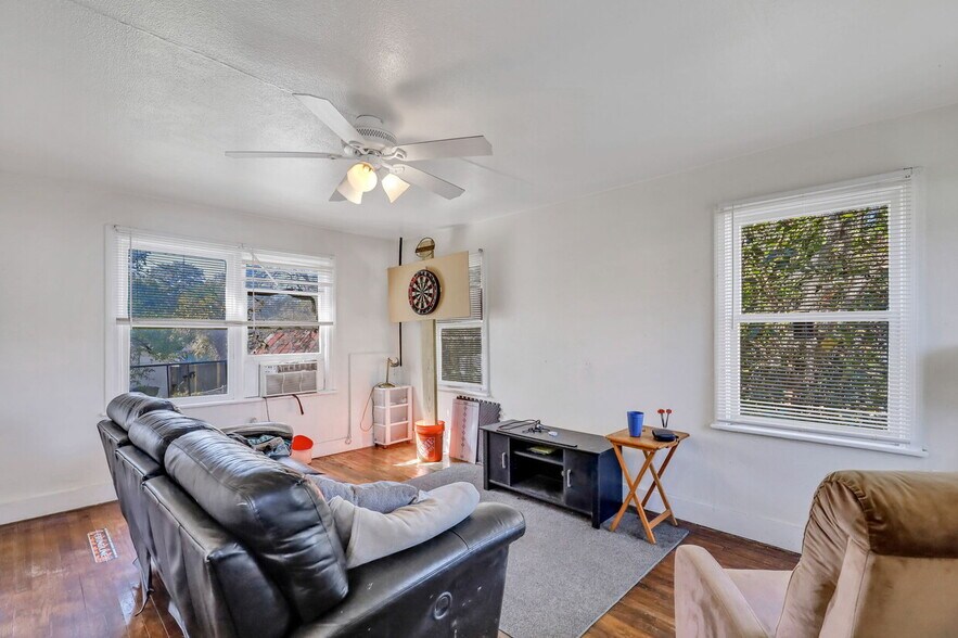 More Photos Of 2203 Skidaway Rd, Savannah Freestanding For Sale