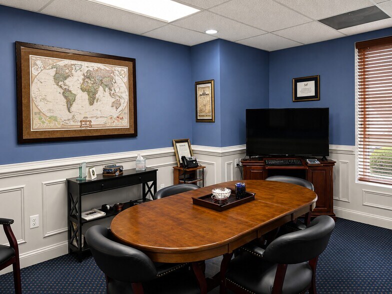 More Photos Of 2 Cardinal Park Dr, Leesburg Medical For Sale