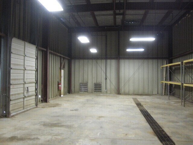 More Photos Of 1301 Rockland Ave, Roanoke Industrial For Sale