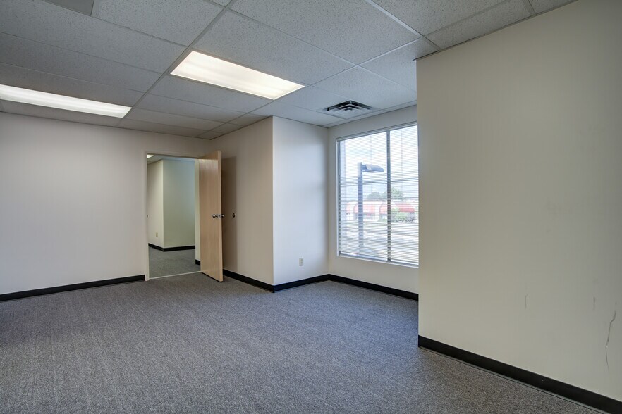 More Photos Of 225 S Academy Blvd, Colorado Springs Office For Sale