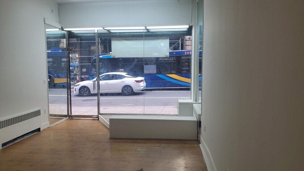 More Photos Of 16 W 37th St, New York Office For Lease