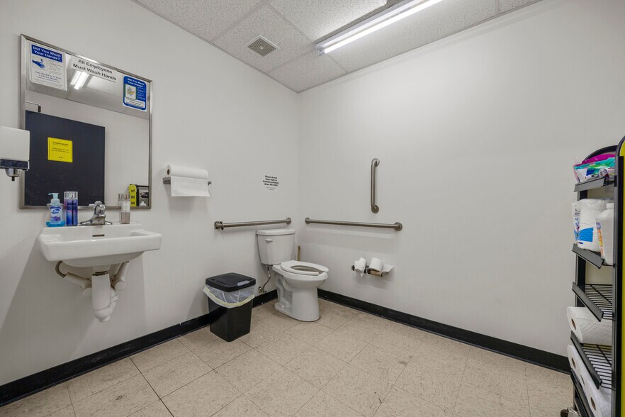 More Photos Of 4910 Wellington Ave, Ventnor City Freestanding For Sale