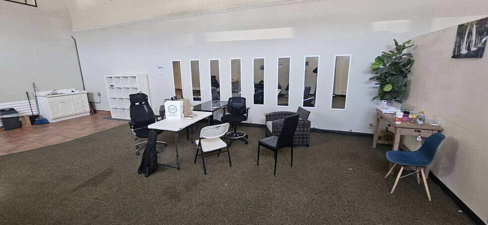 More Photos Of 5225 E 2nd St, Long Beach General Retail For Lease