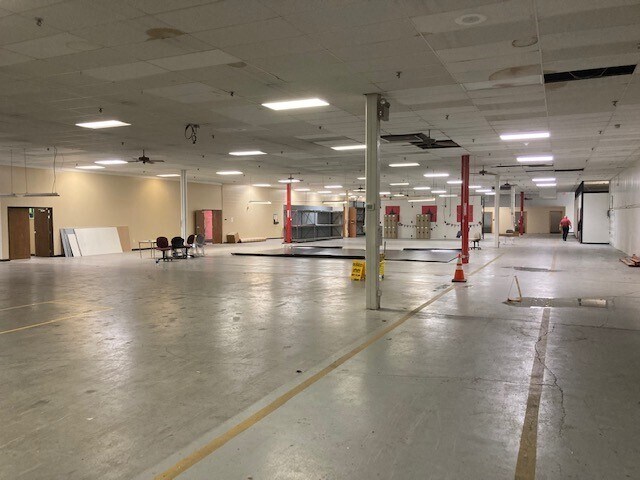 More Photos Of 110 Leffel Ln, Springfield Service For Lease