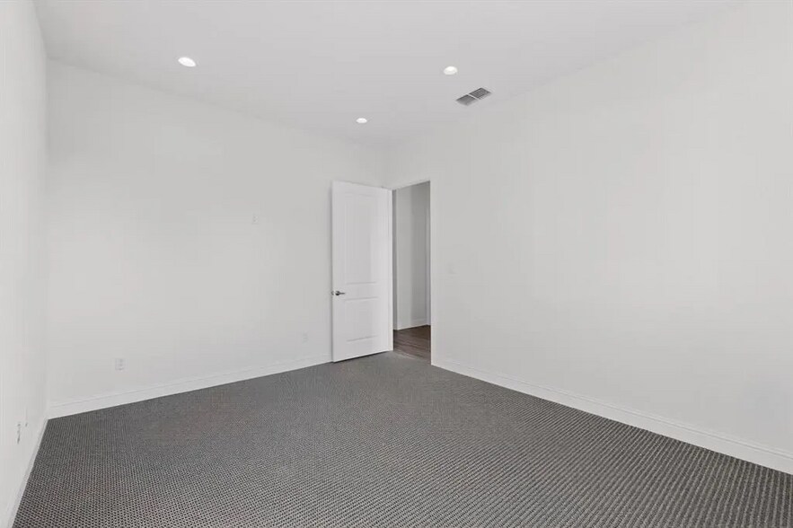 More Photos Of 3951 Alma Rd, McKinney Office For Lease