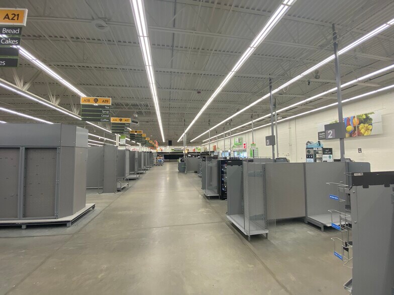 More Photos Of 2503 W 5th St, Lumberton Service Station For Sale