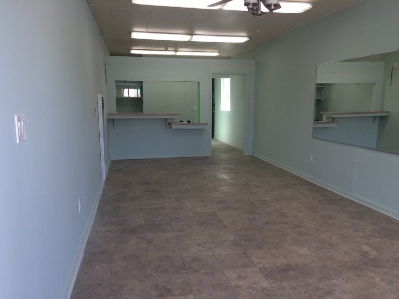 More Photos Of 14000-14006 Pioneer Blvd, Norwalk Storefront For Sale